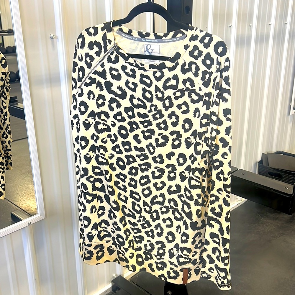 Ampersand Ave Top. Brand new with tags!